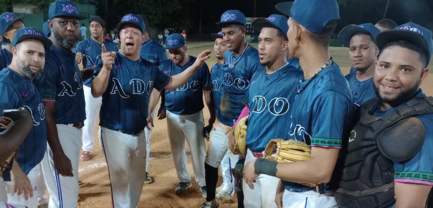 El equipo Adovenprofar-A tiene su boleto para discutir el primer lugar en la División Sur de la categoría Júnior Superior del torneo de ligas del Distrito Nacional. (Fuente externa).