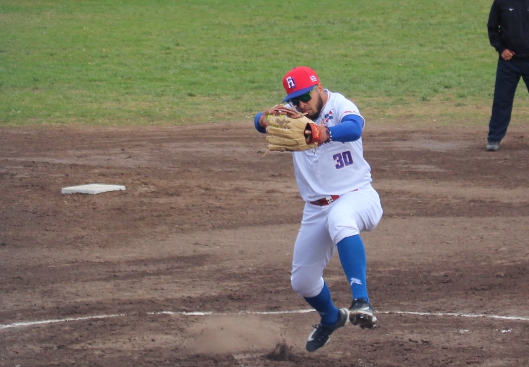Jonni Suriel en una gran jornada, guió la victoria de la República Dominicana frente al seleccionado de Guatemala. (Fuente externa).